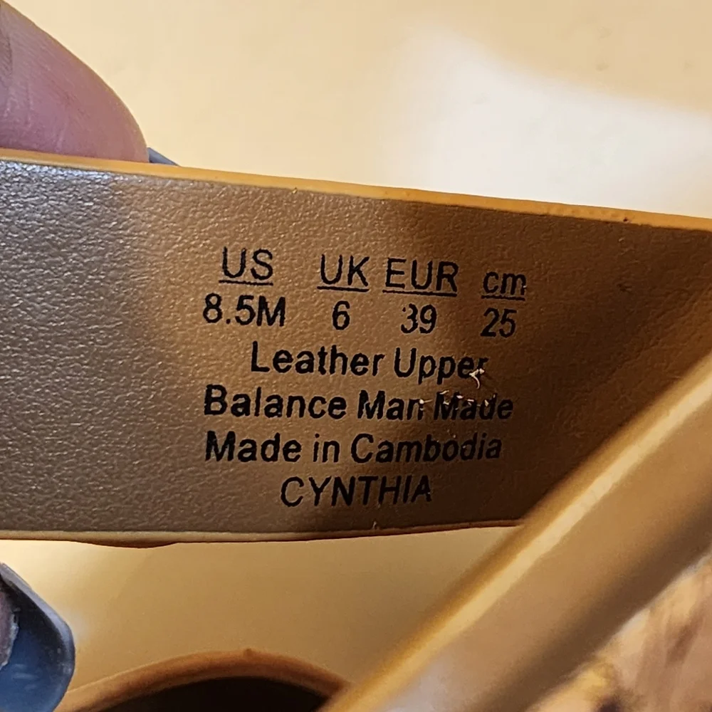 NATURALIZER Cynthia Leather Yellow Strappy Wedge Kork Sandals 8.5M